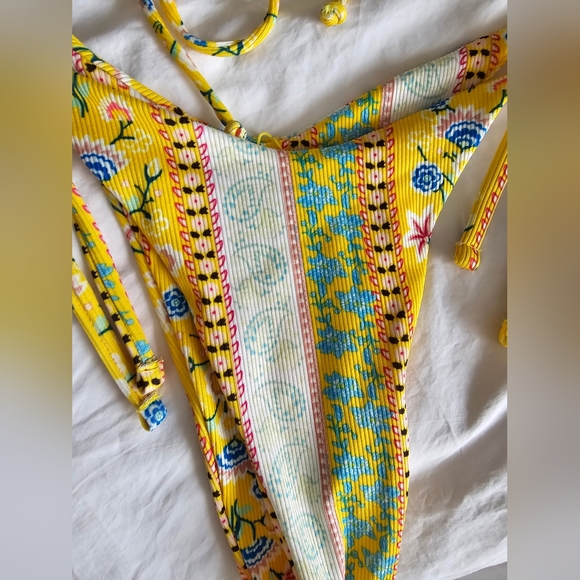 NWOT, Yellow Boho Bikini, Paisley Floral, Size Small (or medium) - Picture 6 of 12